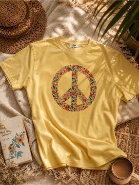 Boho Floral Peace Sign Graphic Tee Yellow | Festival Cottagecore Top Size M